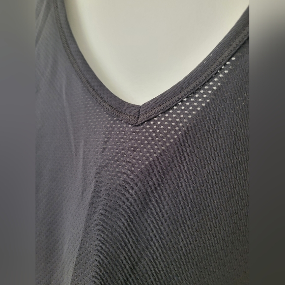 Victoria's Secret Sport Mesh Tank NWT - Picture 3 of 6